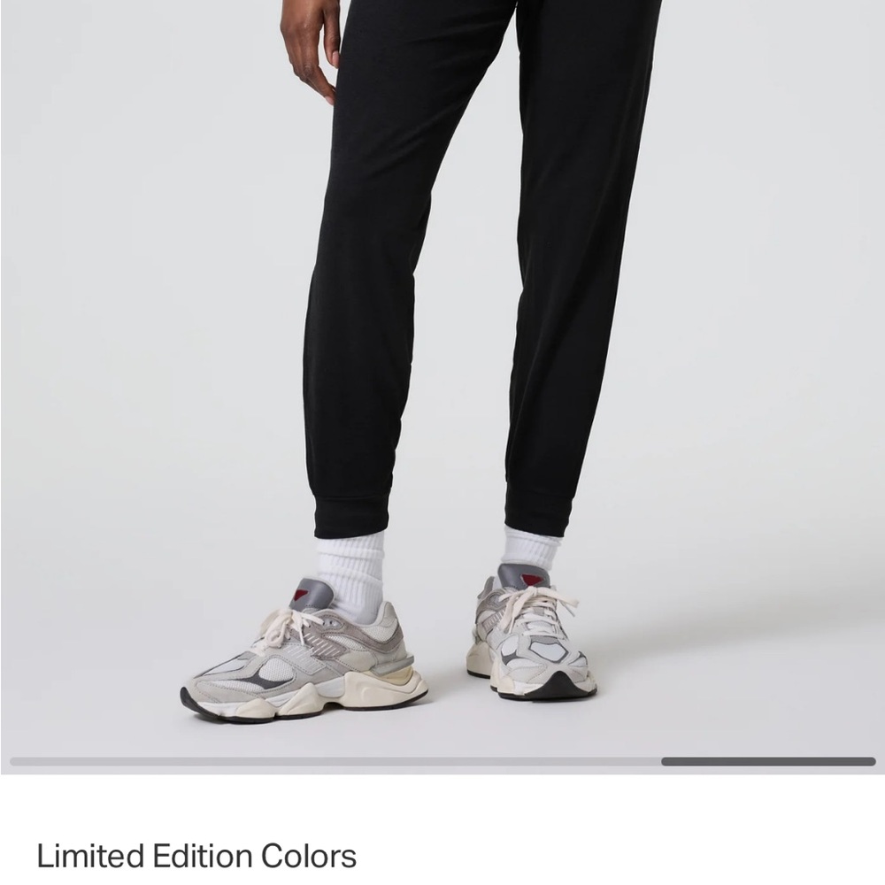 Vuori joggers in black size XXL